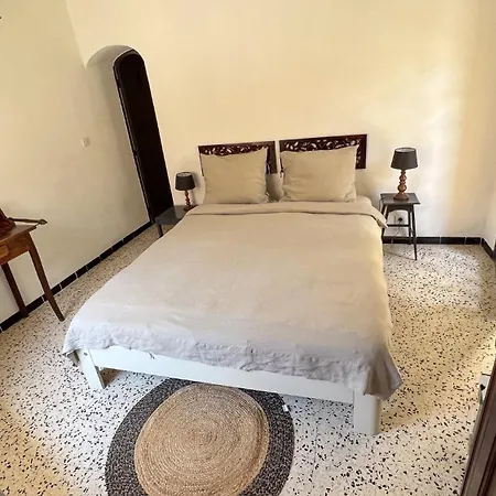 Noulou, In Saint-denis Apartman *