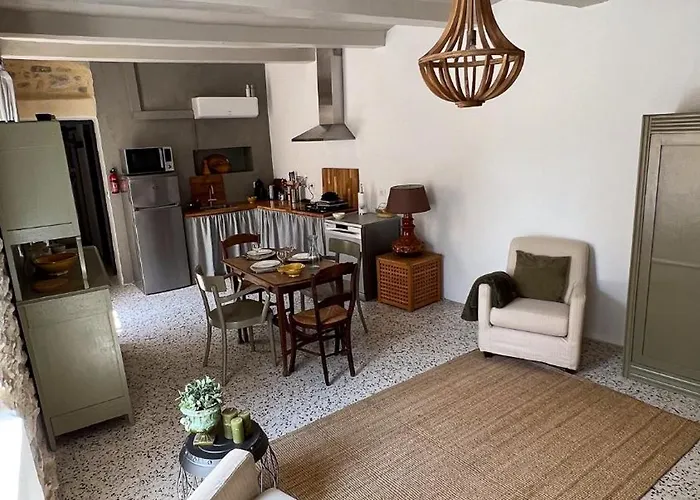 Noulou, In Saint-denis アパート